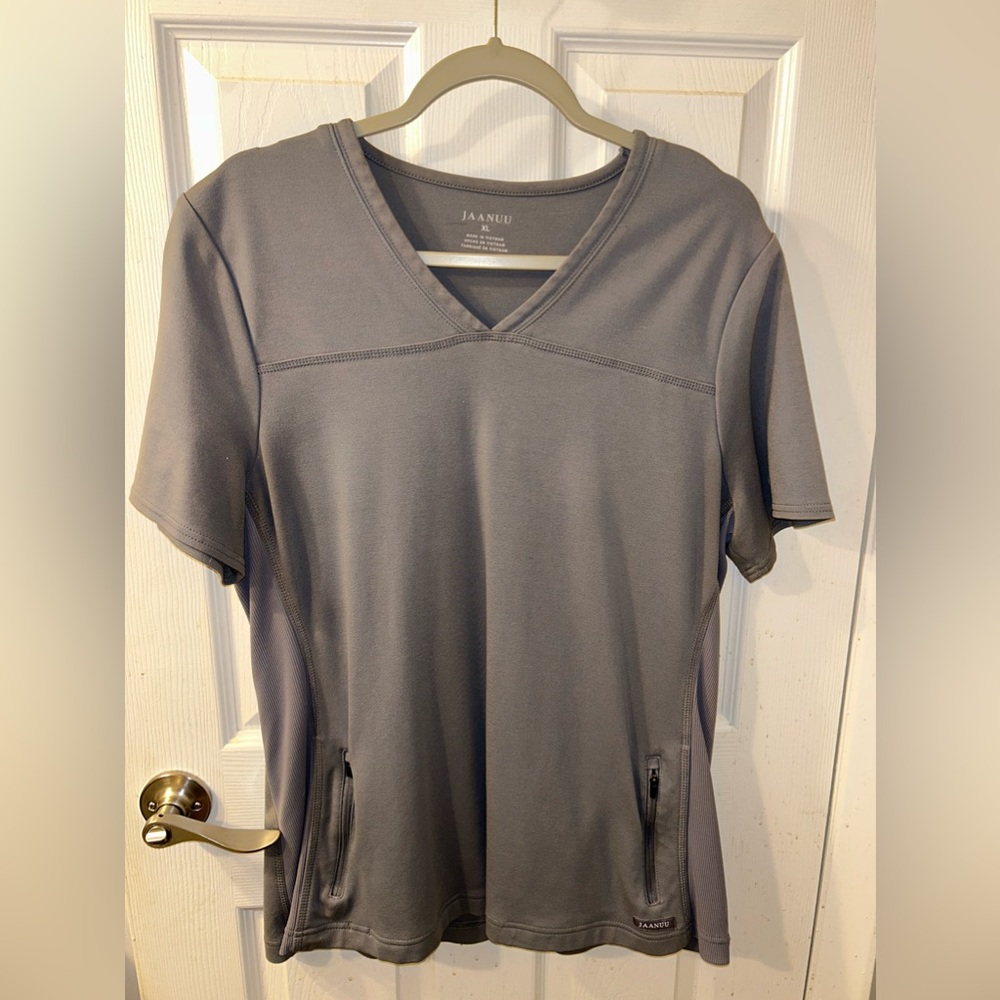 NWOT Jaanuu Grey Scrub Top Size XL